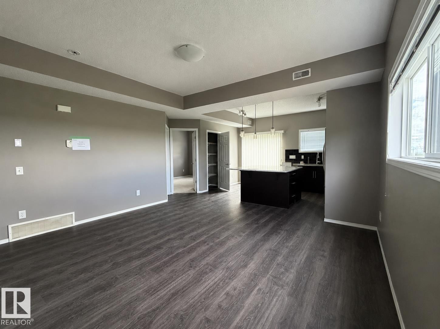 #21 6520 2 AV SW