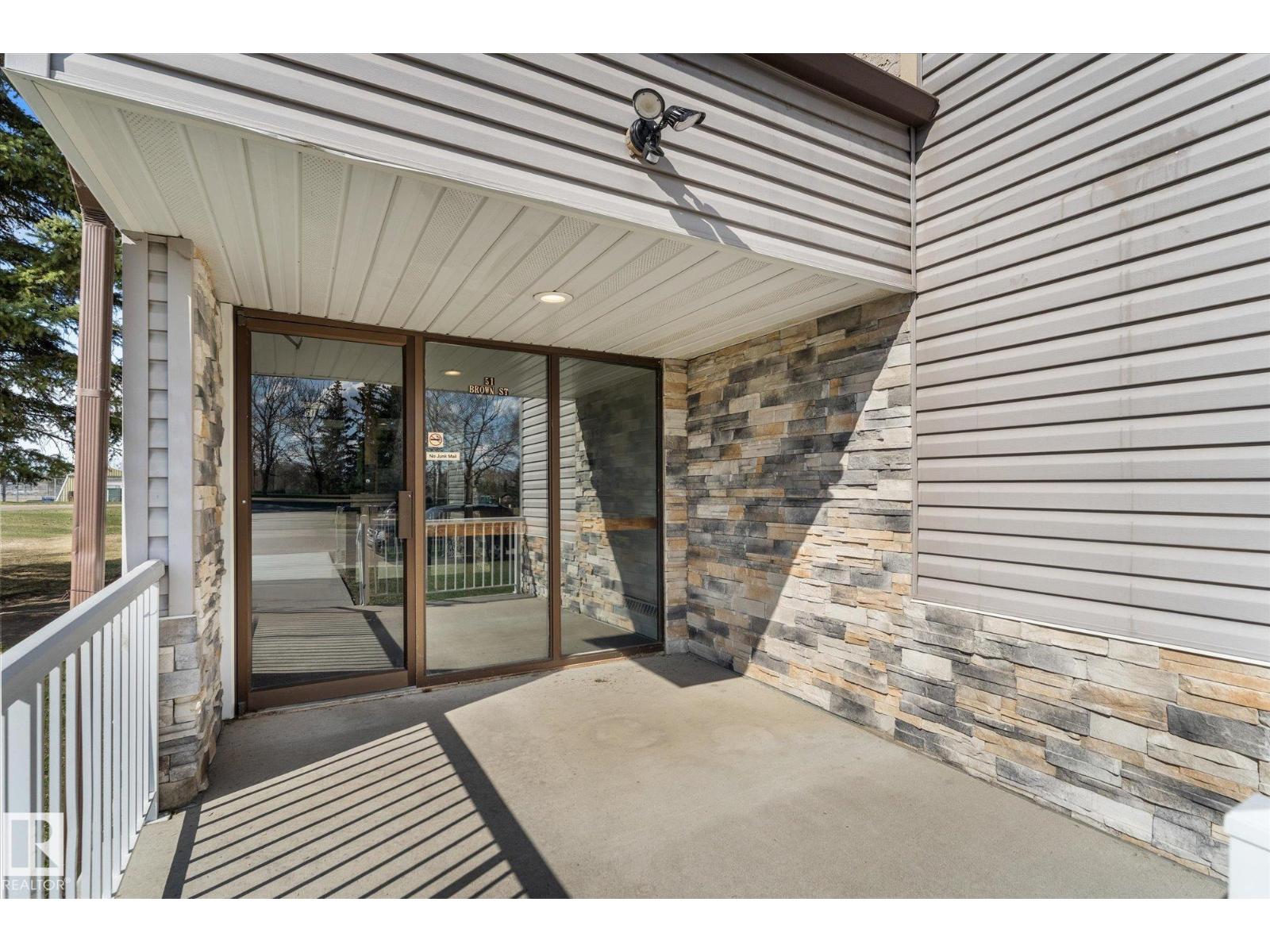 #101 51 BROWN ST