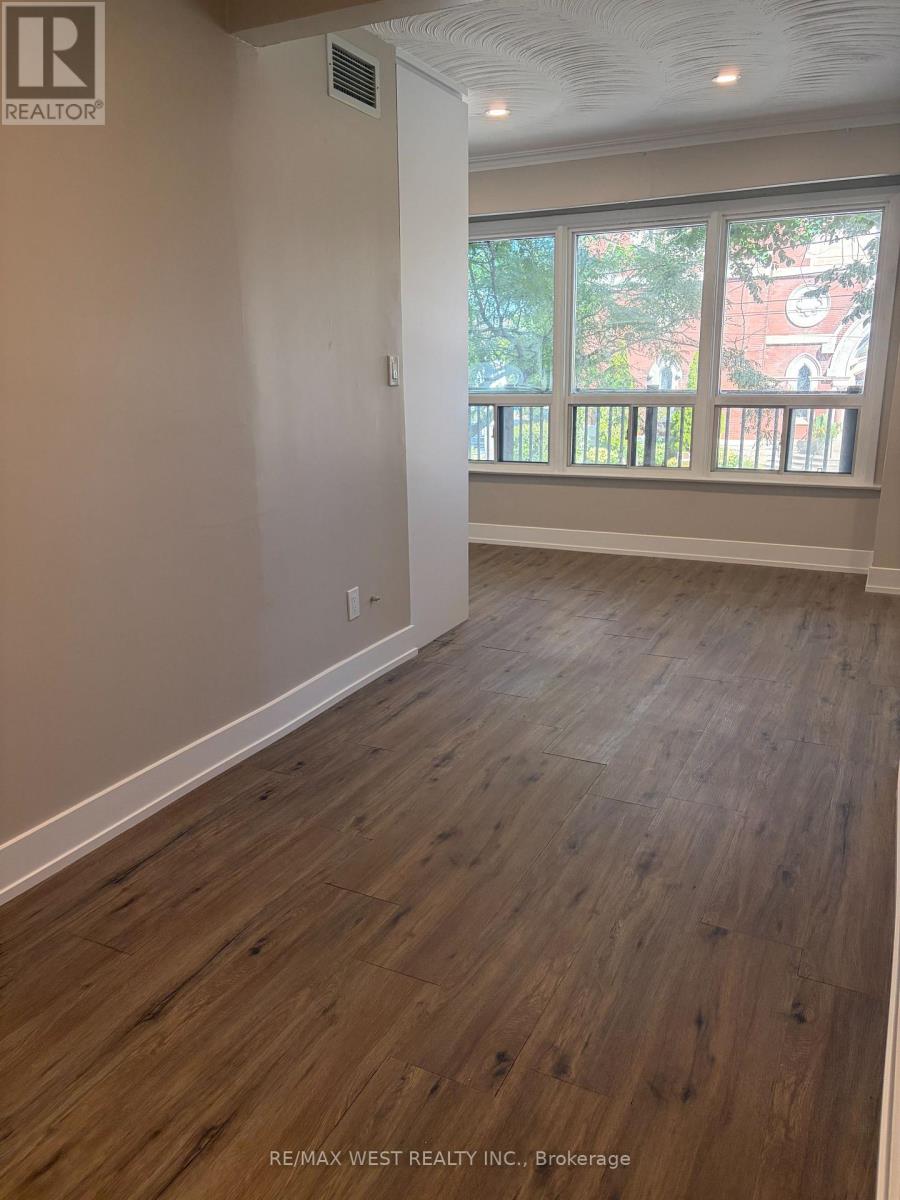 APT 1 - 1697 DUNDAS STREET W
