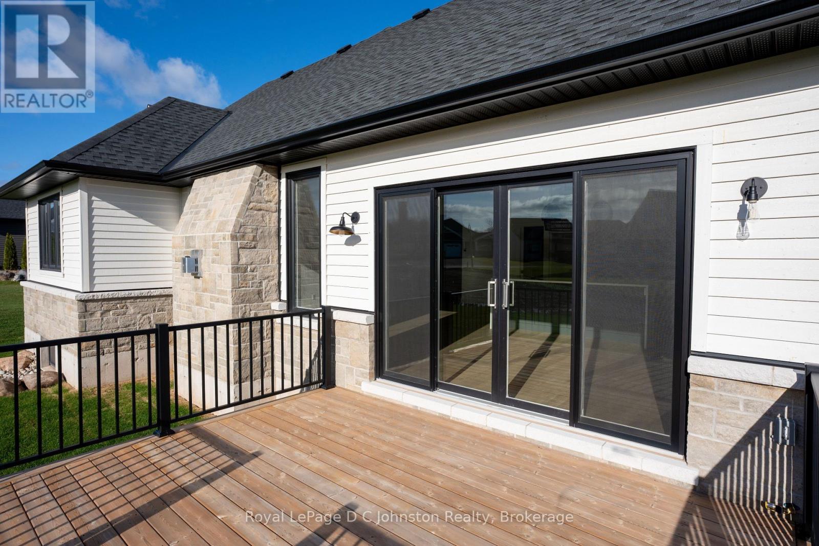 546 ALGONQUIN TRAIL