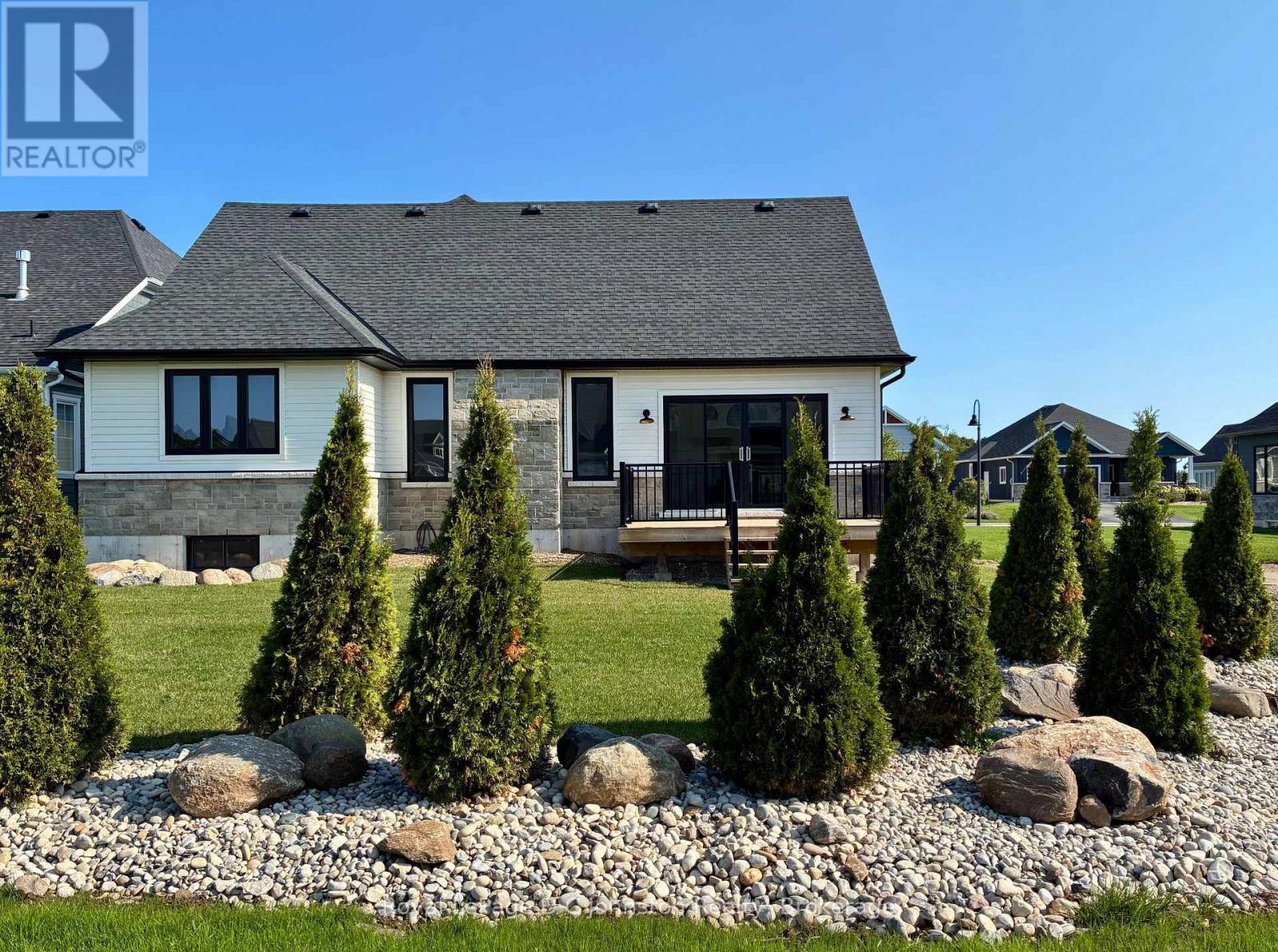 546 ALGONQUIN TRAIL
