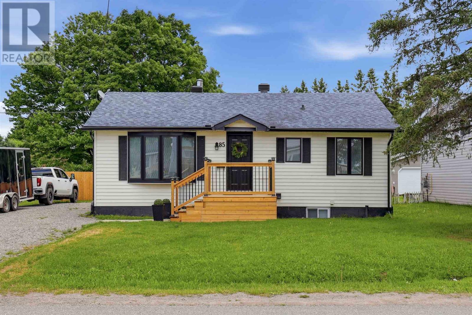 85 Anna ST - Photo 2