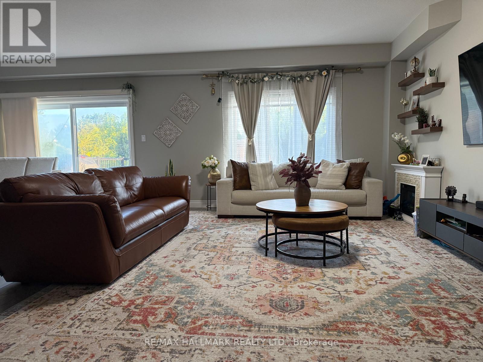 UPPER LEVEL (MAIN & 2ND) - 851 ROBERT FERRIE DRIVE