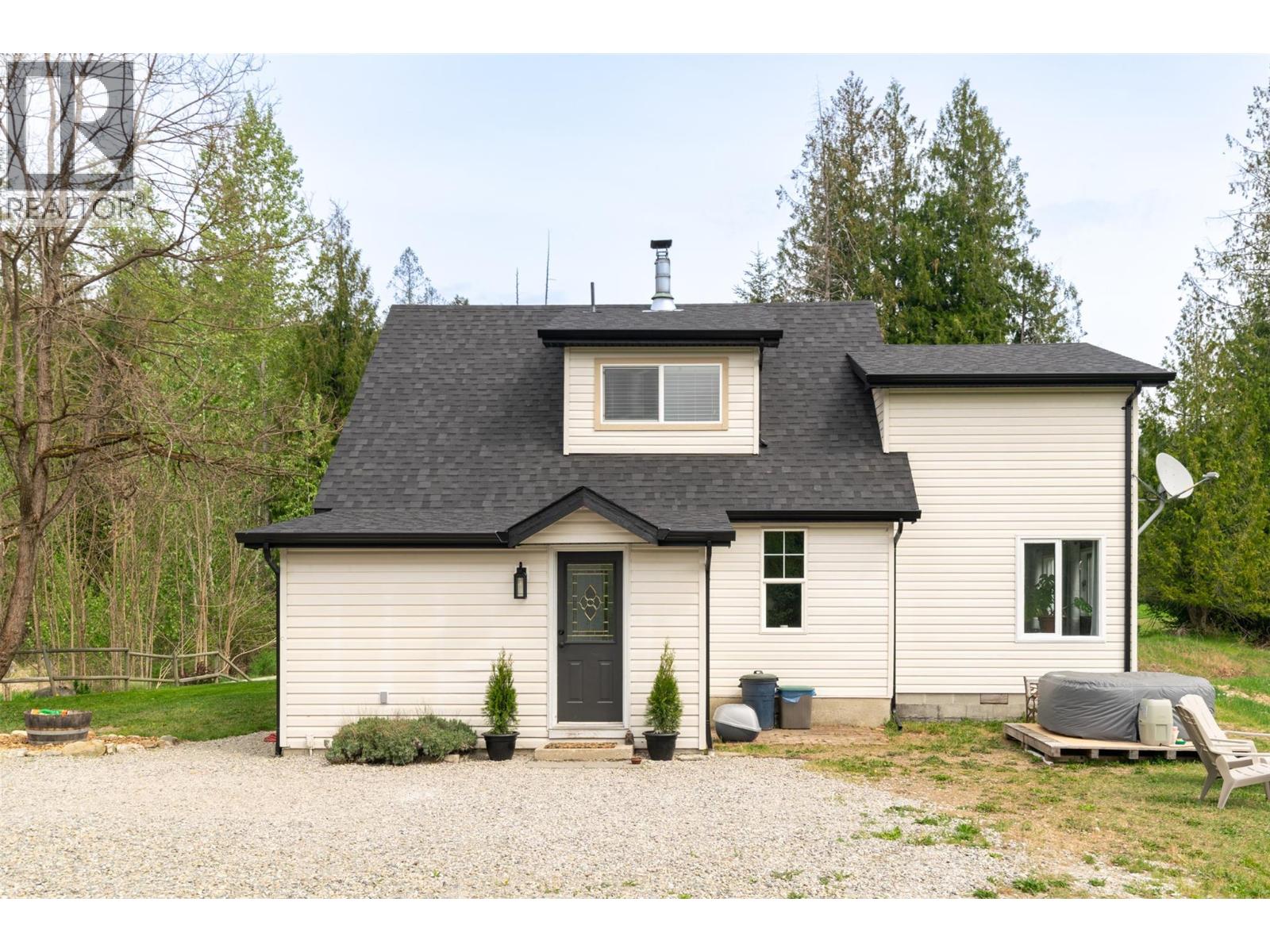 2904 Enderby Mabel Lake Road