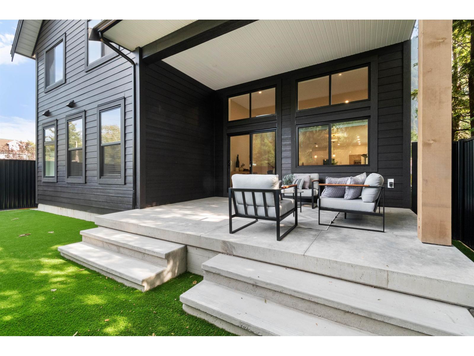 396 EAGLE STREET, Harrison Hot Springs