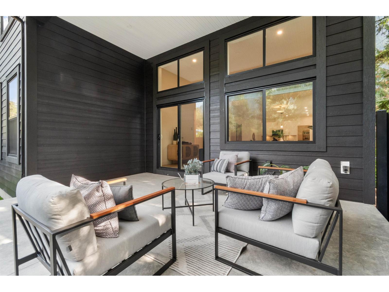 396 EAGLE STREET, Harrison Hot Springs