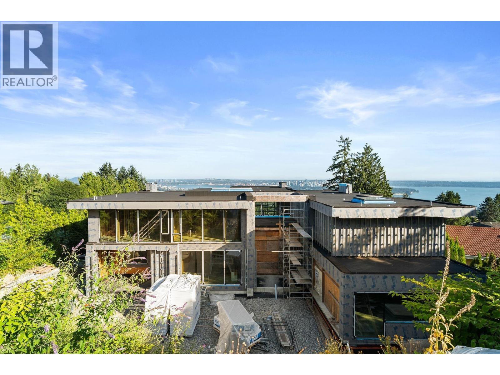 1424 SANDHURST PLACE