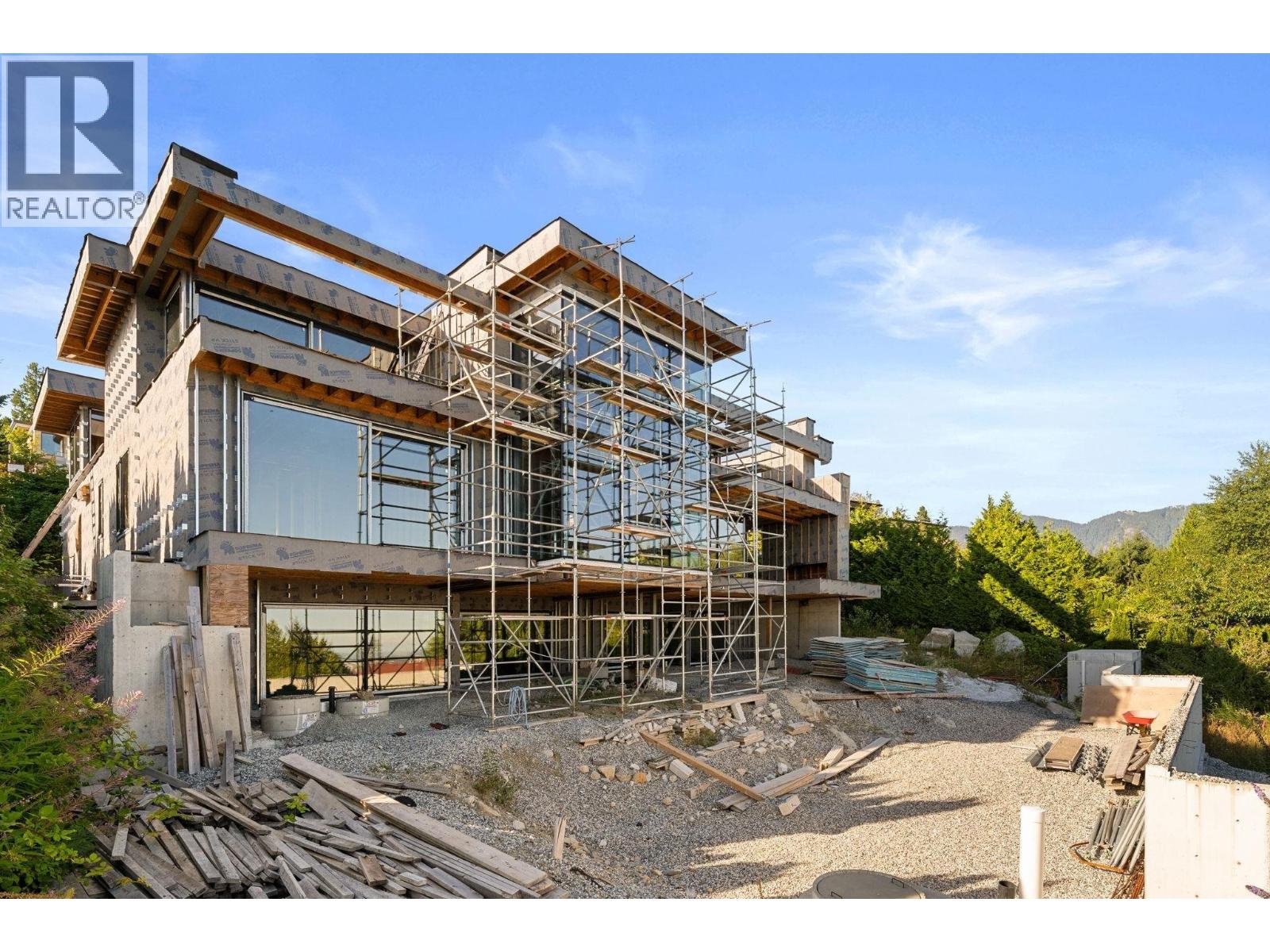 1424 SANDHURST PLACE