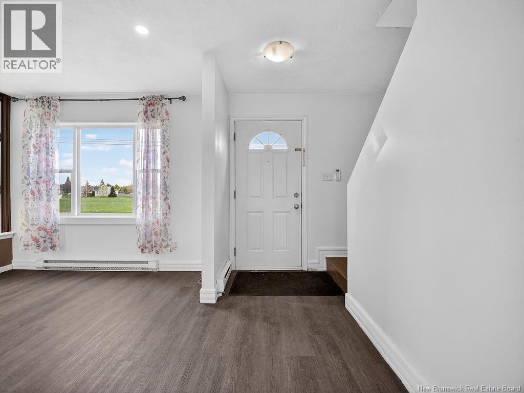 86 Lonsdale Drive - Photo 2