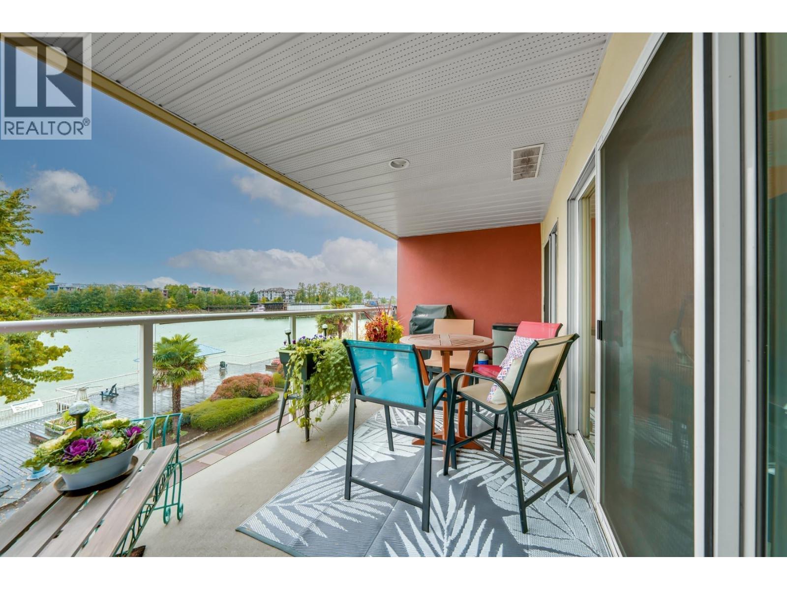 306 1230 QUAYSIDE DRIVE