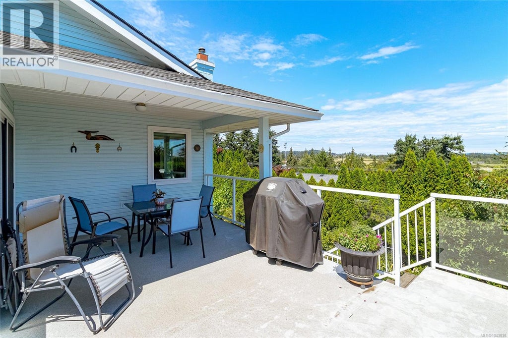 7453 VEYANESS RD, CENTRAL SAANICH, BC V8M 1V9 - Image 3116003372.jpeg?d=l