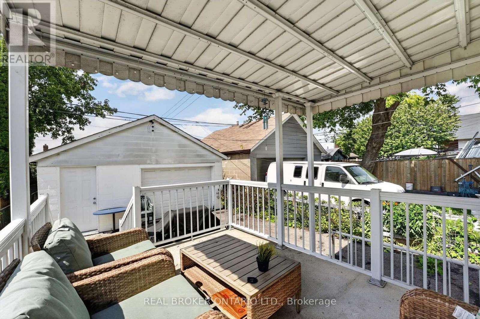 238 CHAMBERS AVENUE