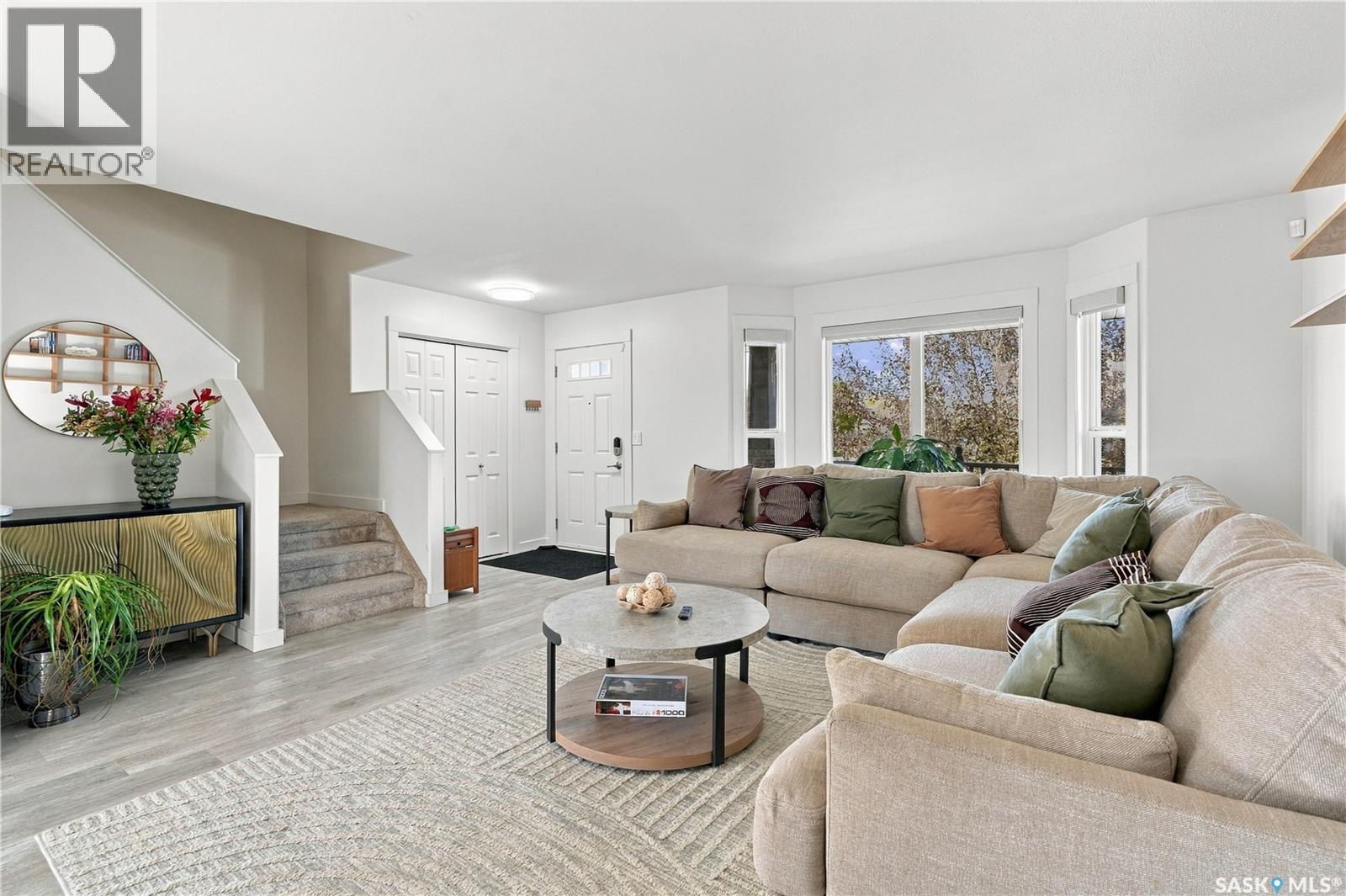 302 Gordon ROAD