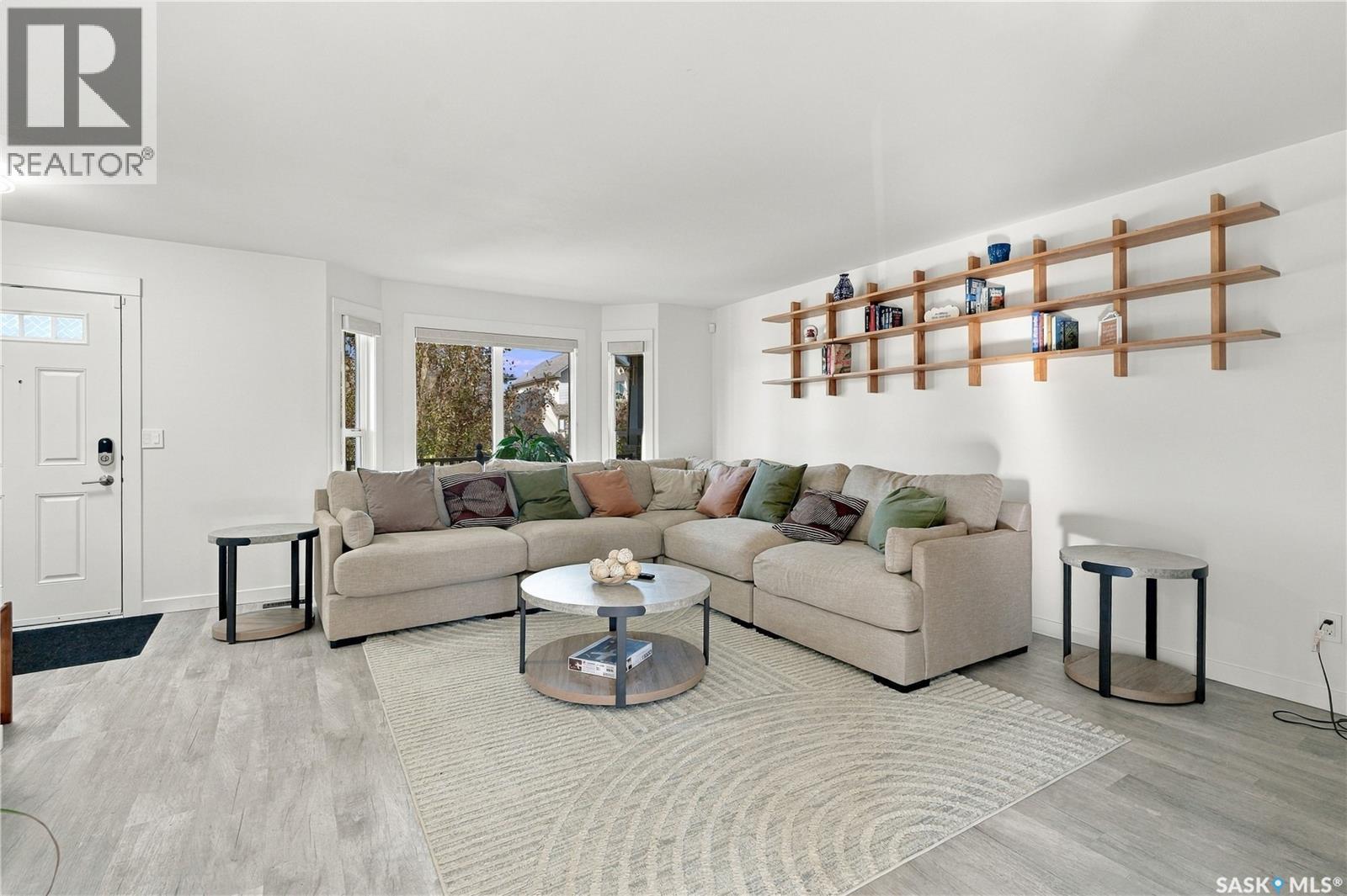 302 Gordon ROAD