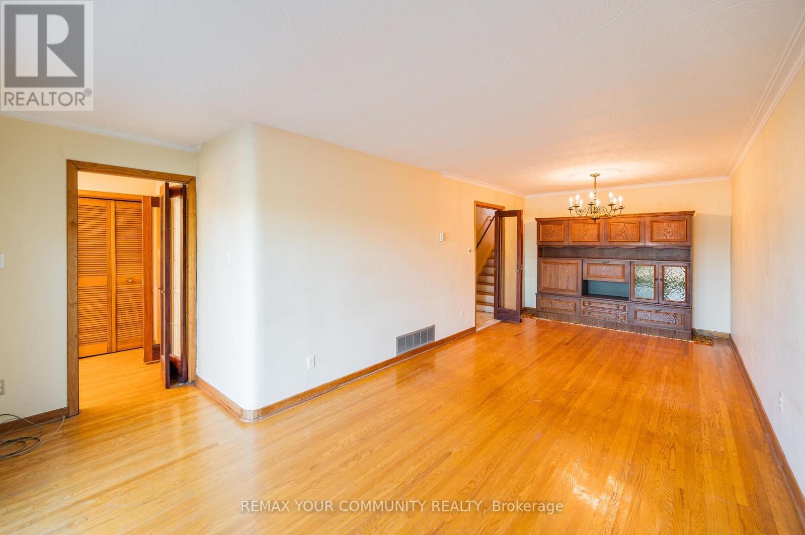 11 ANTHIA DRIVE