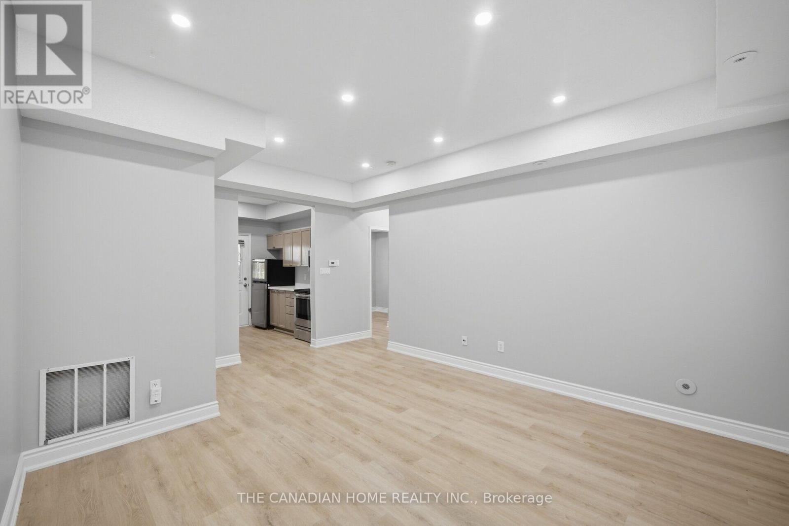 38 - 901 KENNEDY ROAD