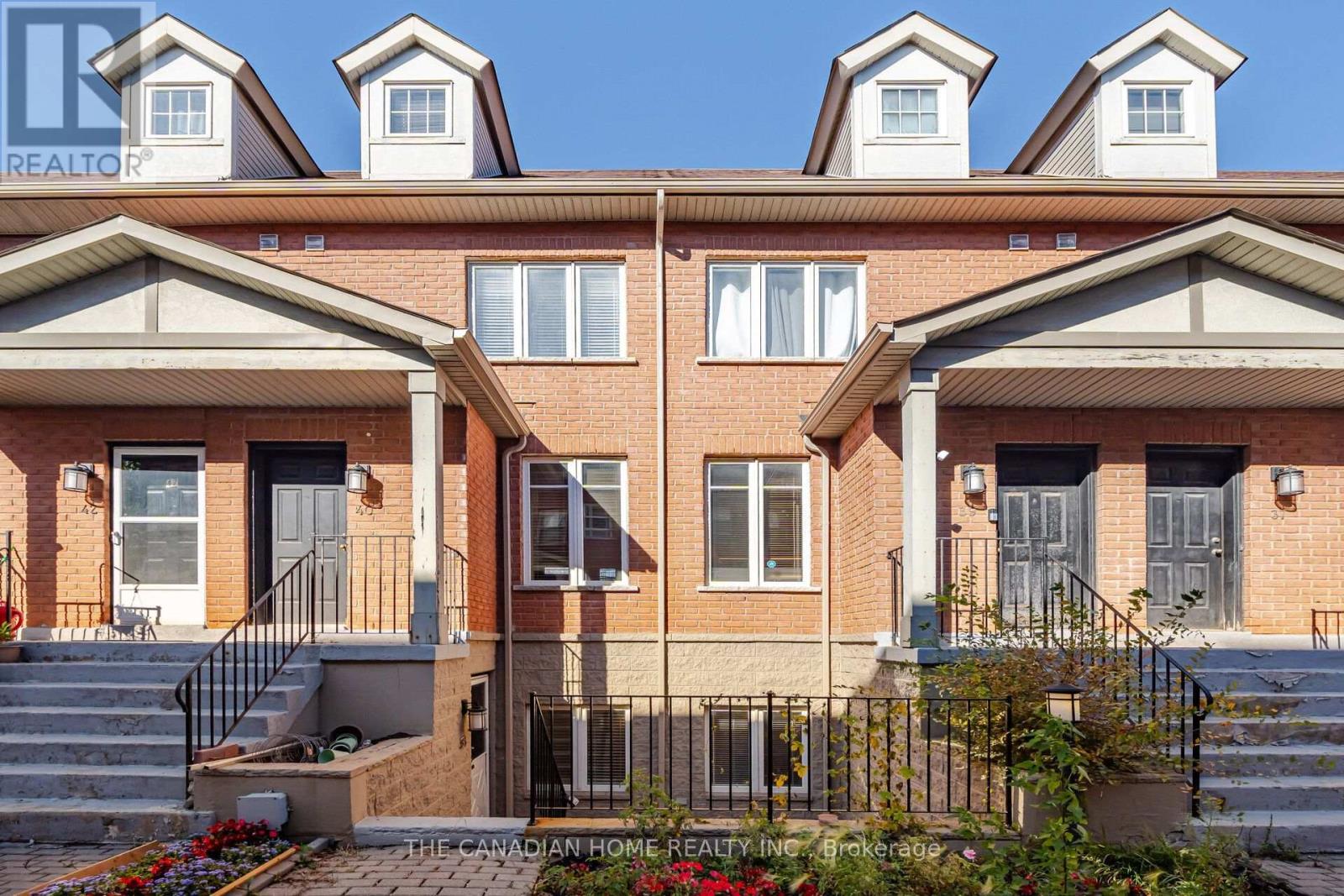 38 - 901 KENNEDY ROAD