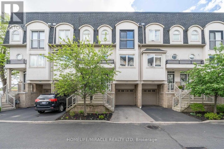 Photo 1 of 22 — 2464 SCHOLARS COMMON, Burlington (Mountainside), ON L7P 2W2