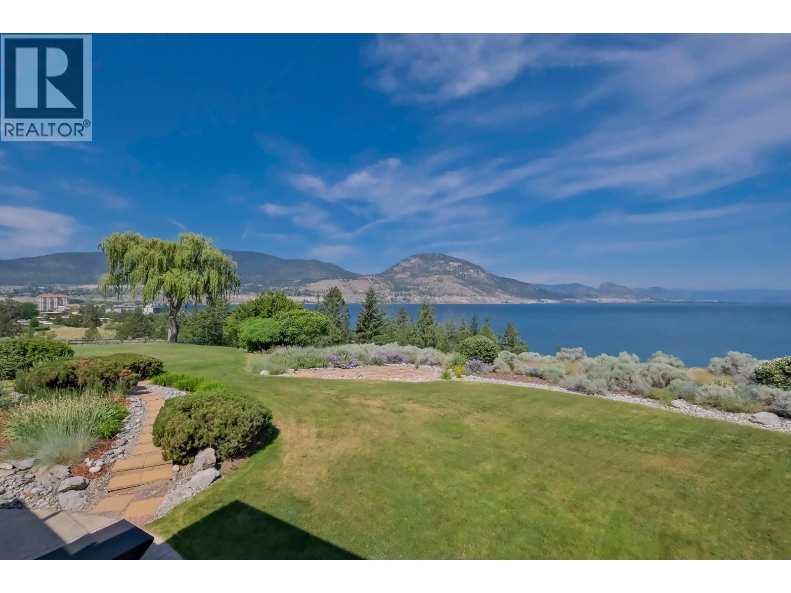 156 VANCOUVER Place