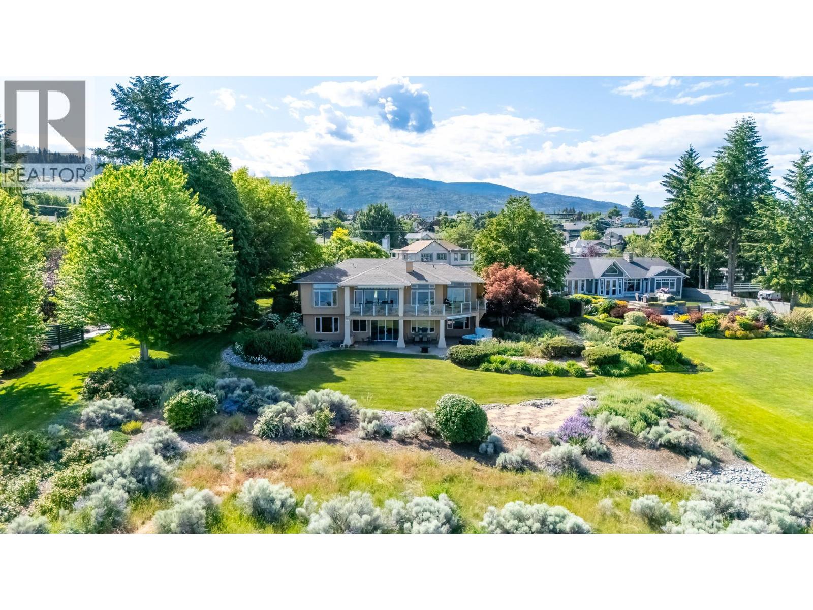 156 VANCOUVER Place