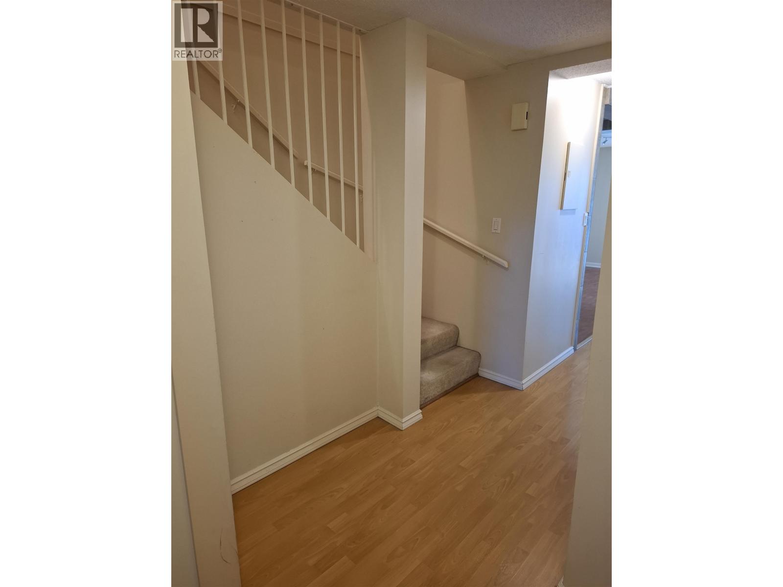 204 8020 COLONIAL DRIVE