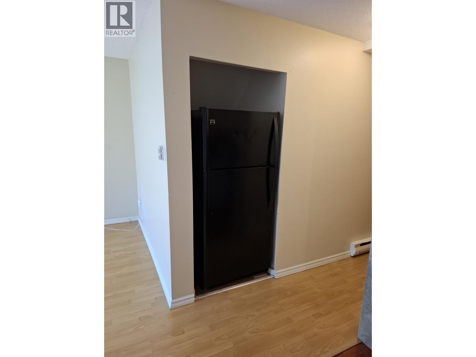 204 8020 COLONIAL DRIVE