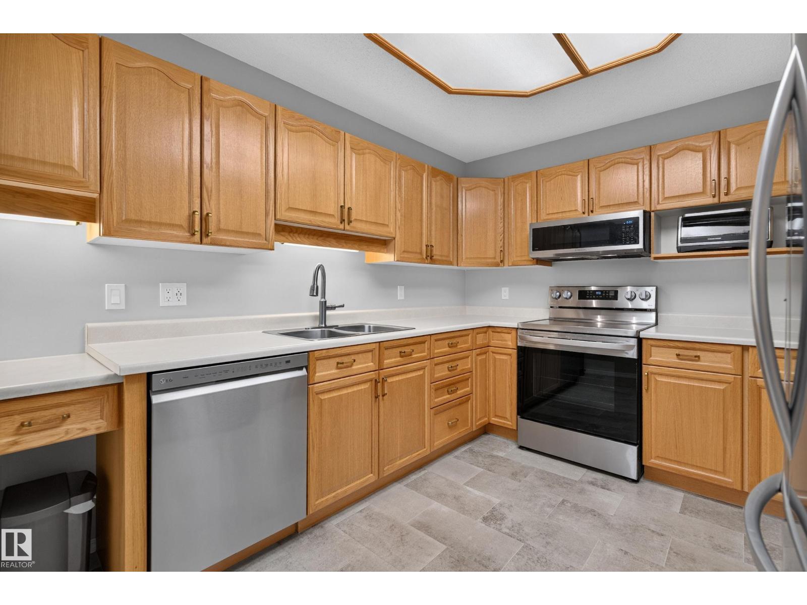 #303 45 GERVAIS RD