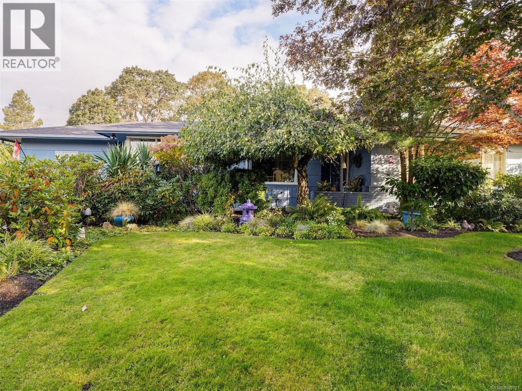 2064 LANSDOWNE RD, OAK BAY, BC V8P 1B3 - Image 381366323.jpeg?d=l