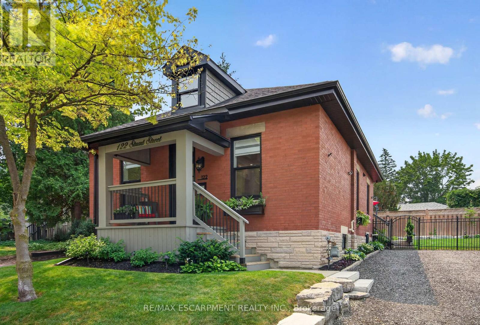 122 STUART STREET