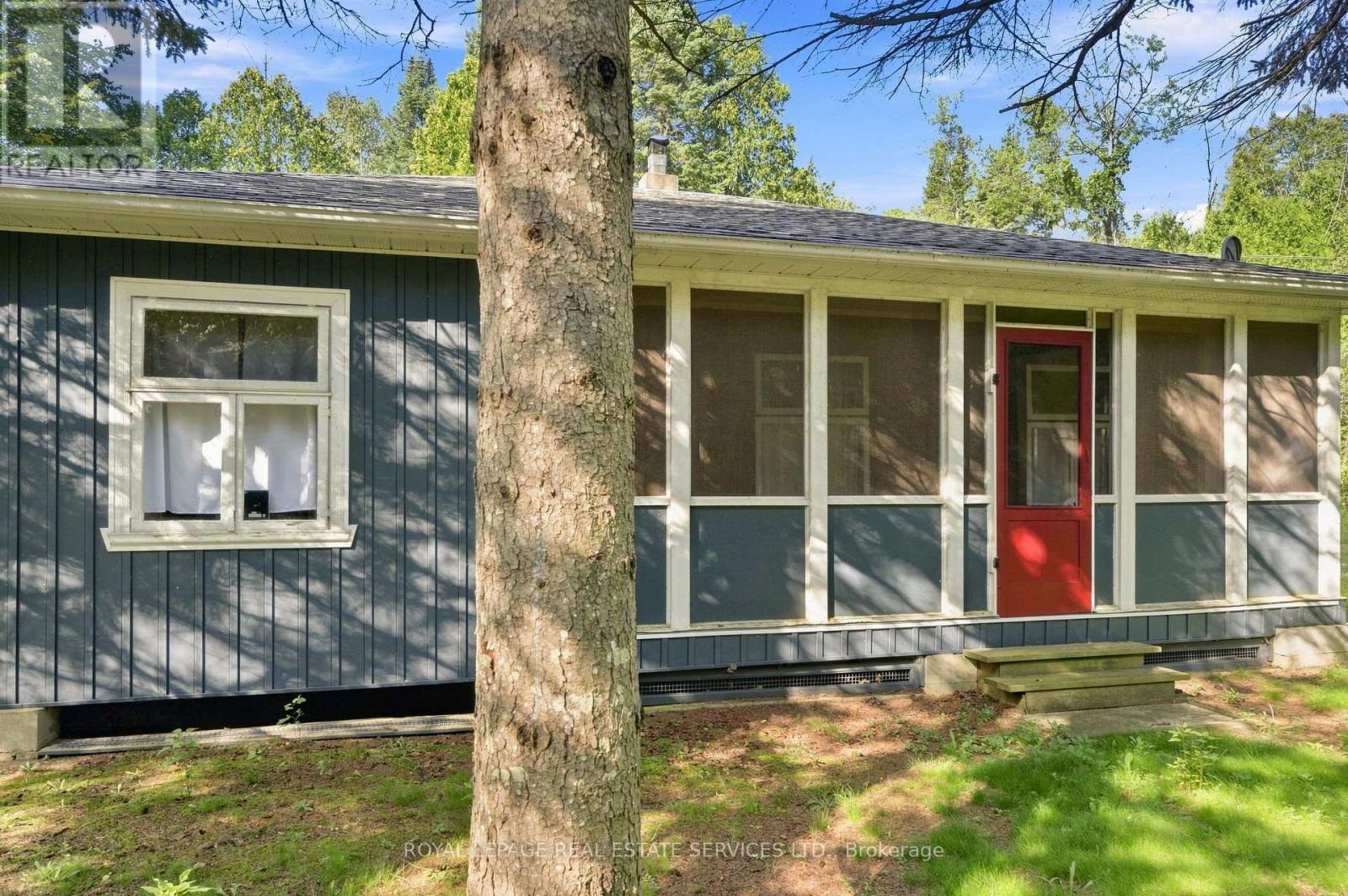 287 HURON ROAD