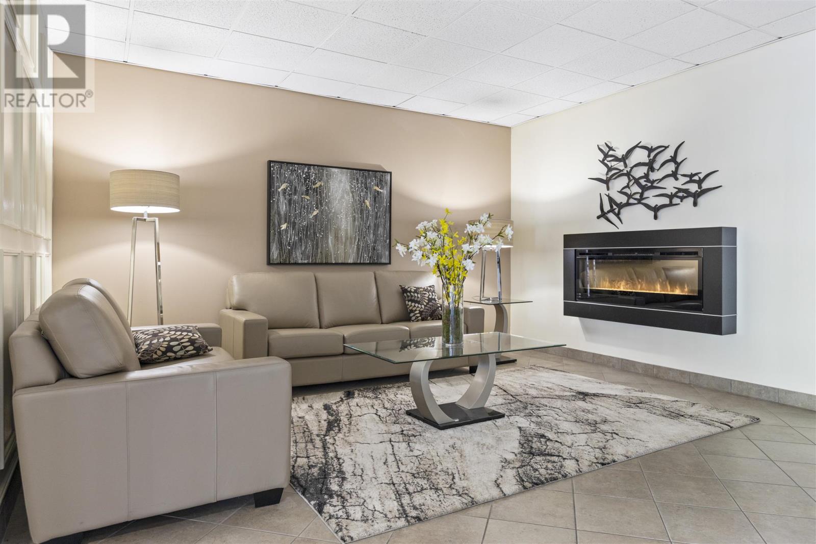 89 Pine ST # 207 - Photo 2