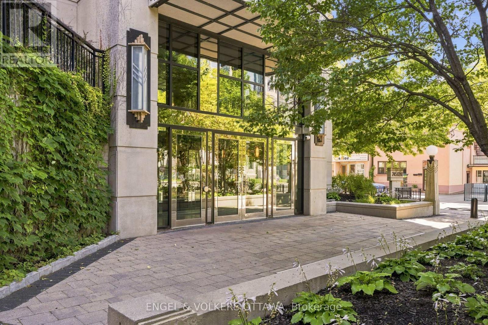 1009 - 245 KENT STREET