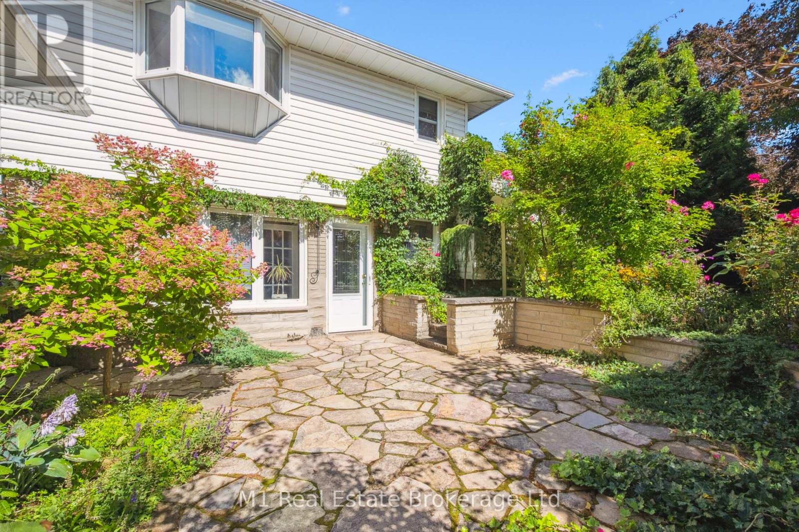 21 GLADSTONE AVENUE