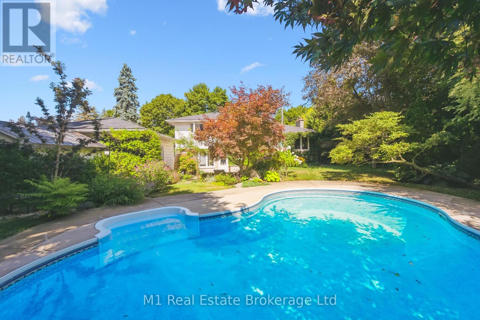 21 GLADSTONE AVENUE