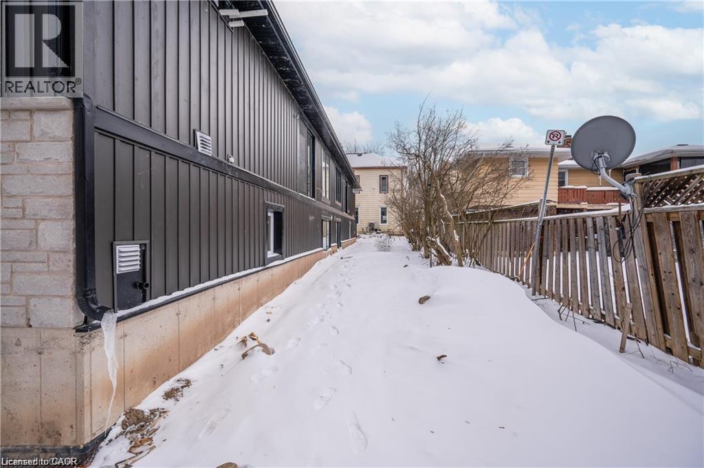 18 HINCKS Street Unit# B