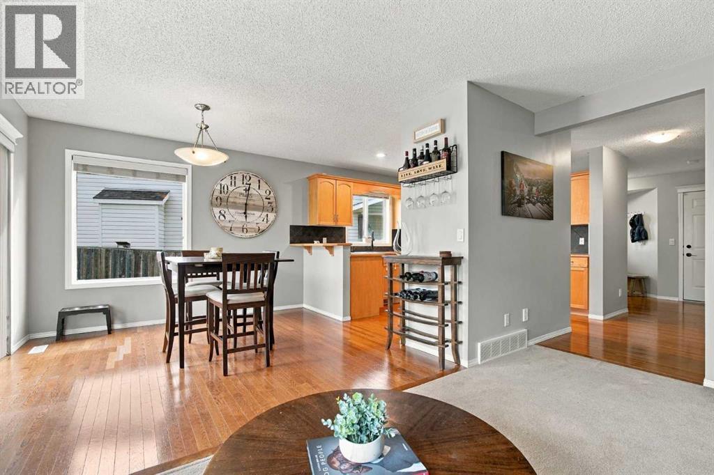 115 Evansmeade Crescent NW