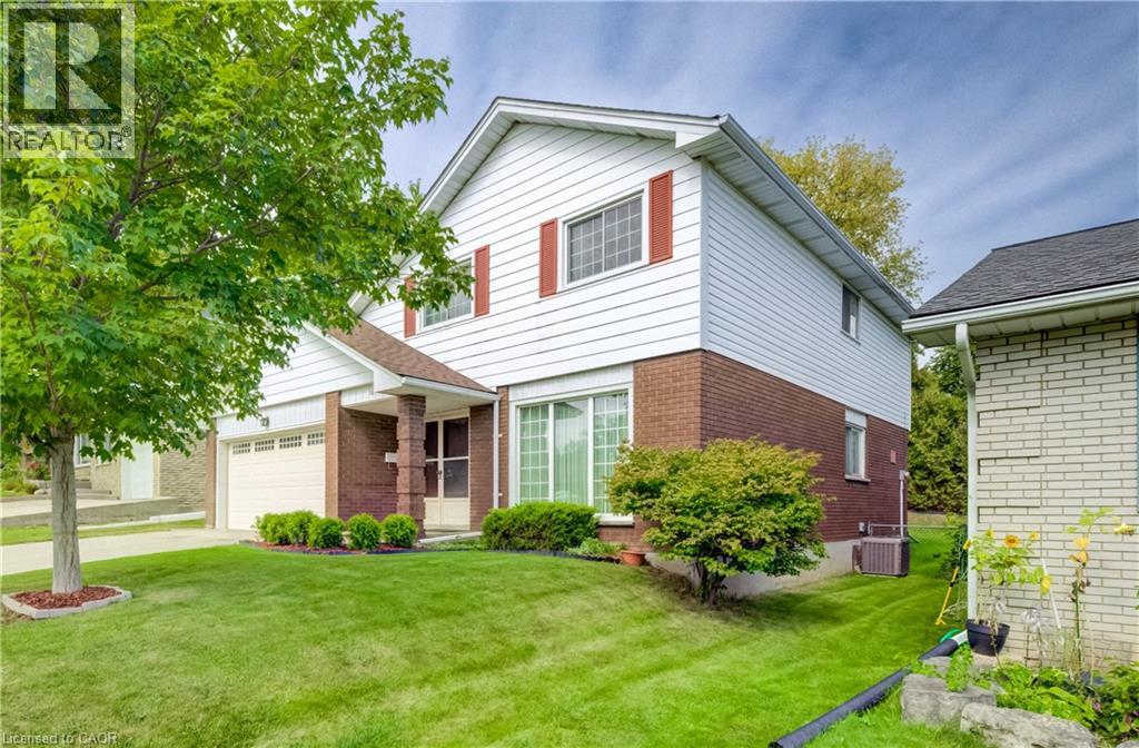 16 BONNYLYN Drive