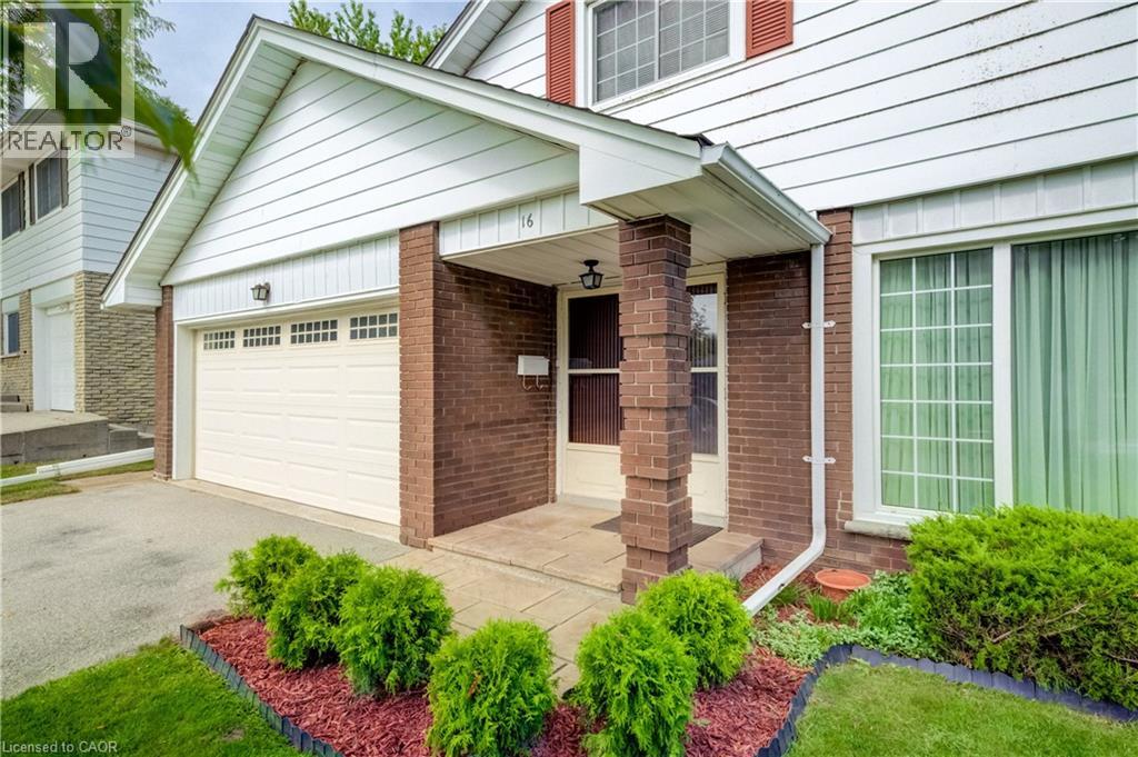 16 BONNYLYN Drive