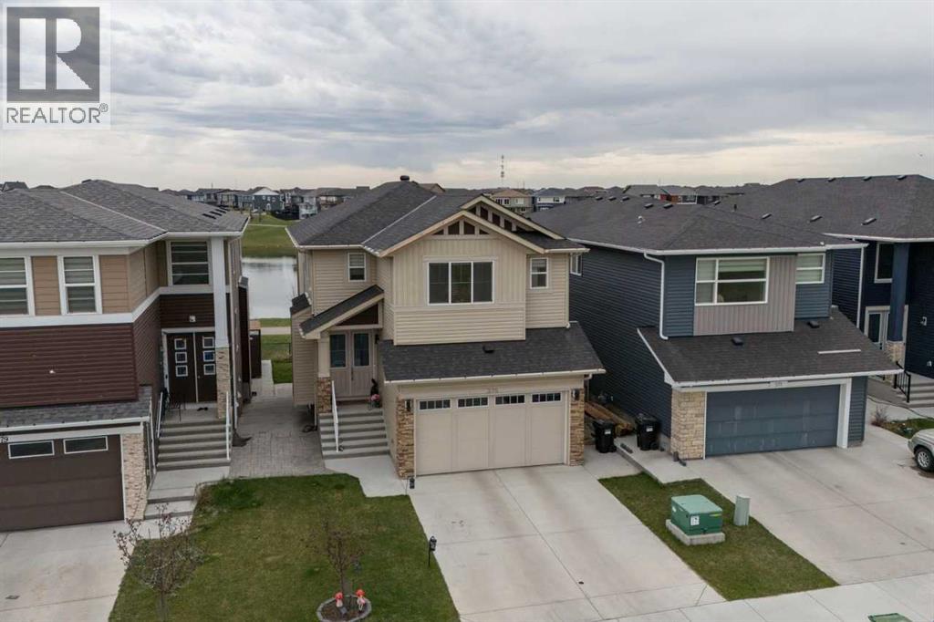 375 Corner Meadows Avenue NE