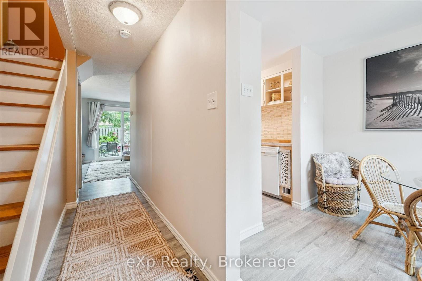 16 - 383 EDINBURGH ROAD S