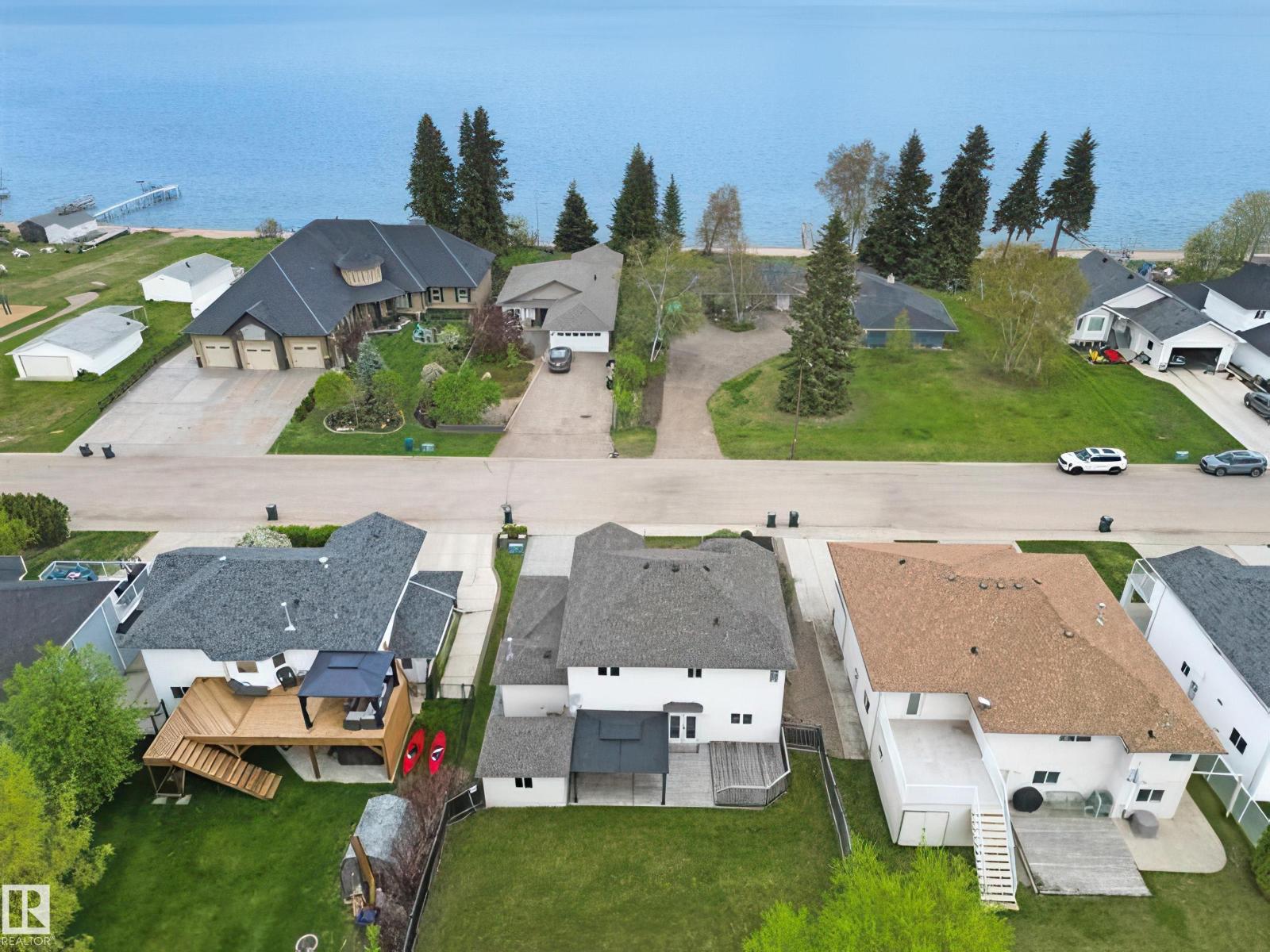 807 BEACH AV