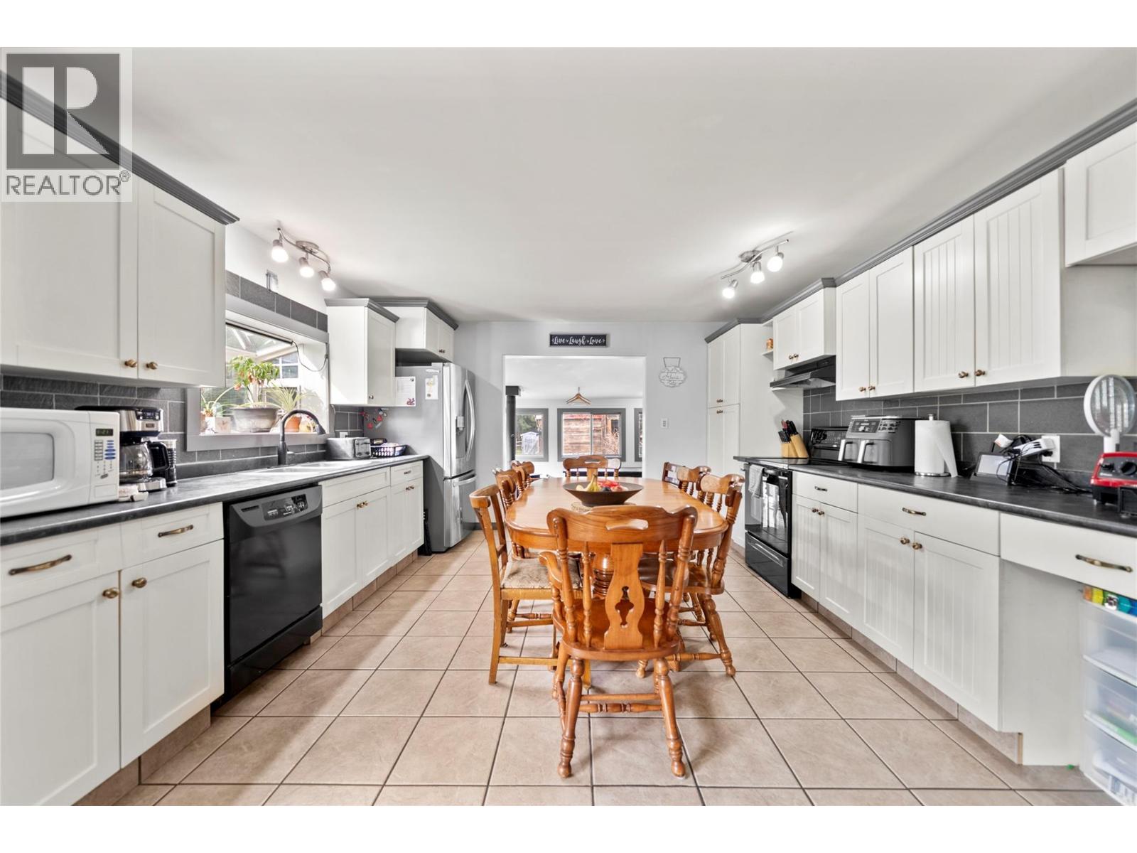 3381 Trinity Valley Road