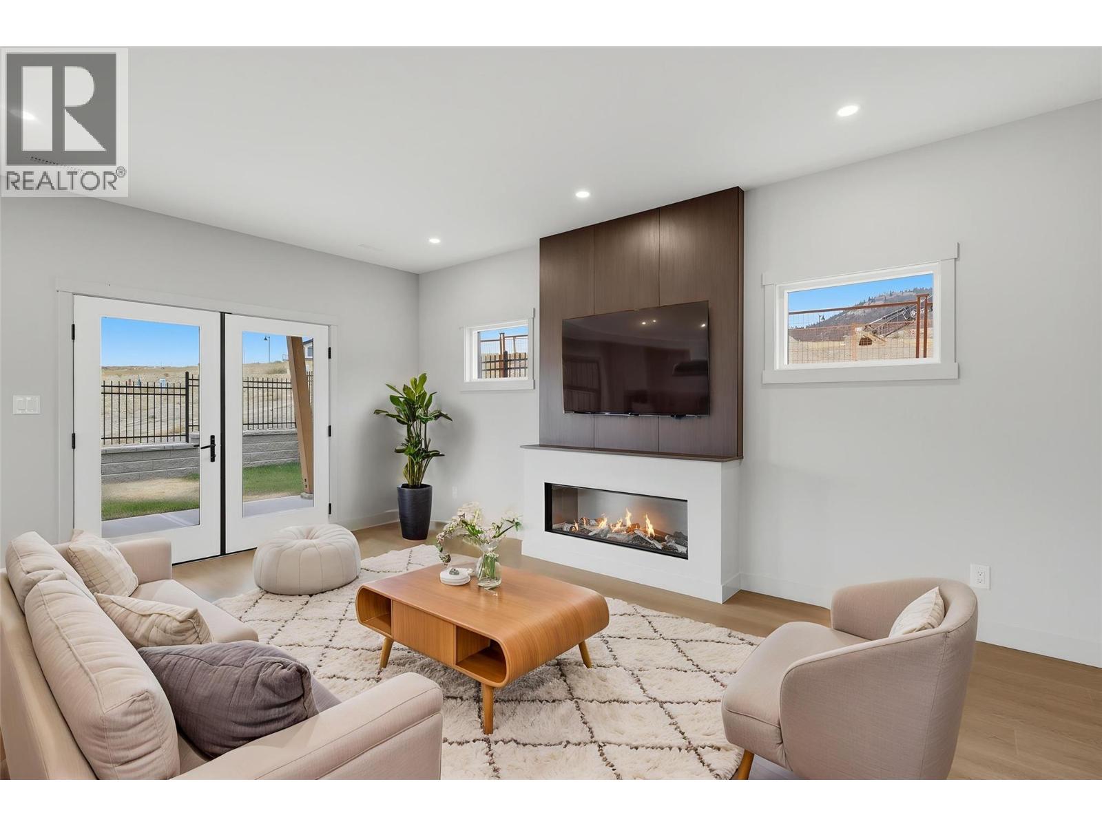 38 RUE CHEVAL NOIR Unit# 411