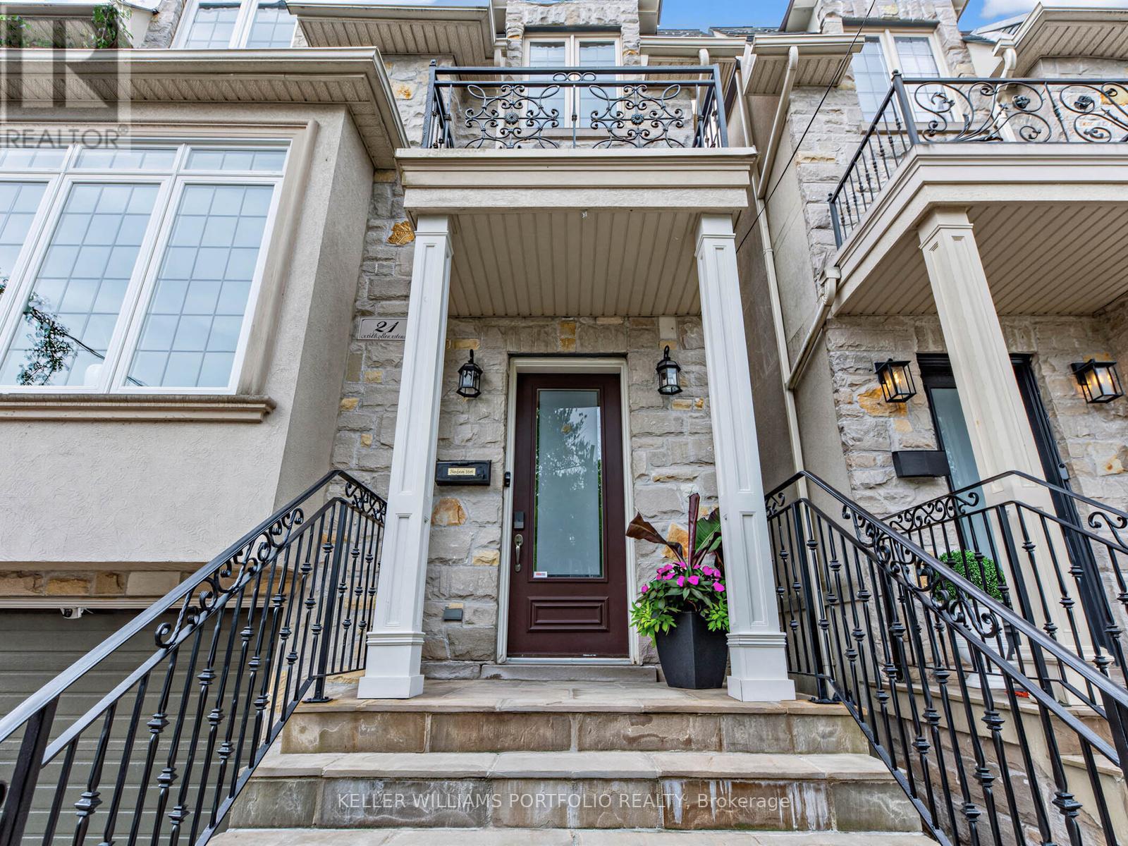 21 ALBERTUS AVENUE