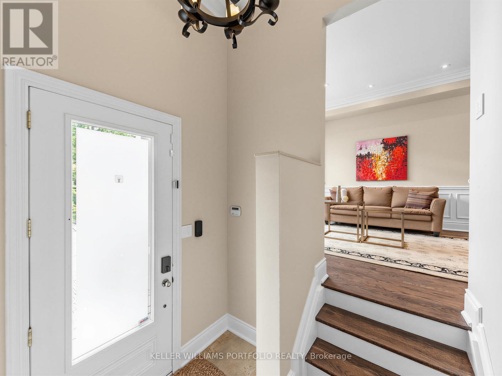 21 ALBERTUS AVENUE