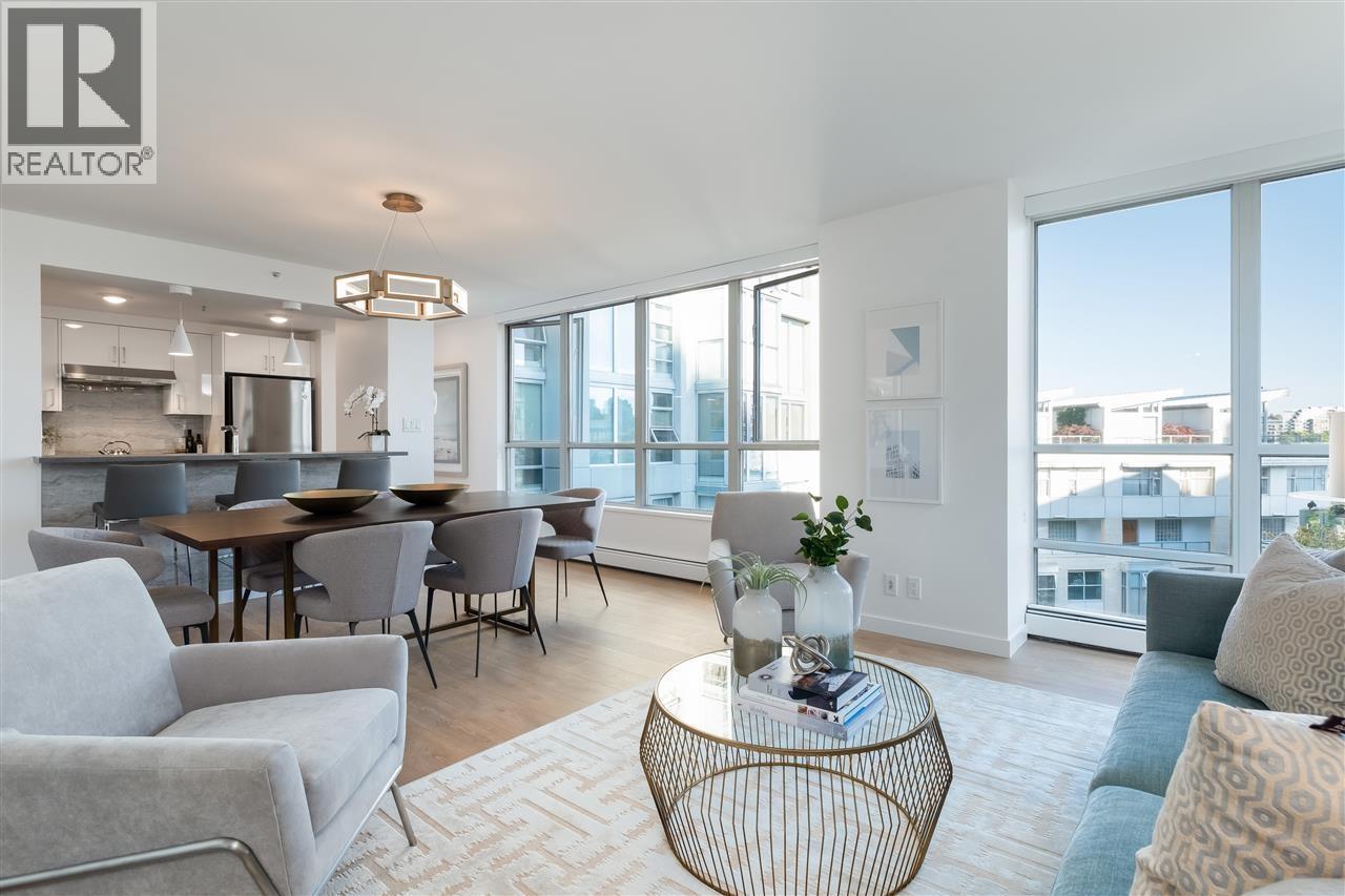 605 1228 MARINASIDE CRESCENT