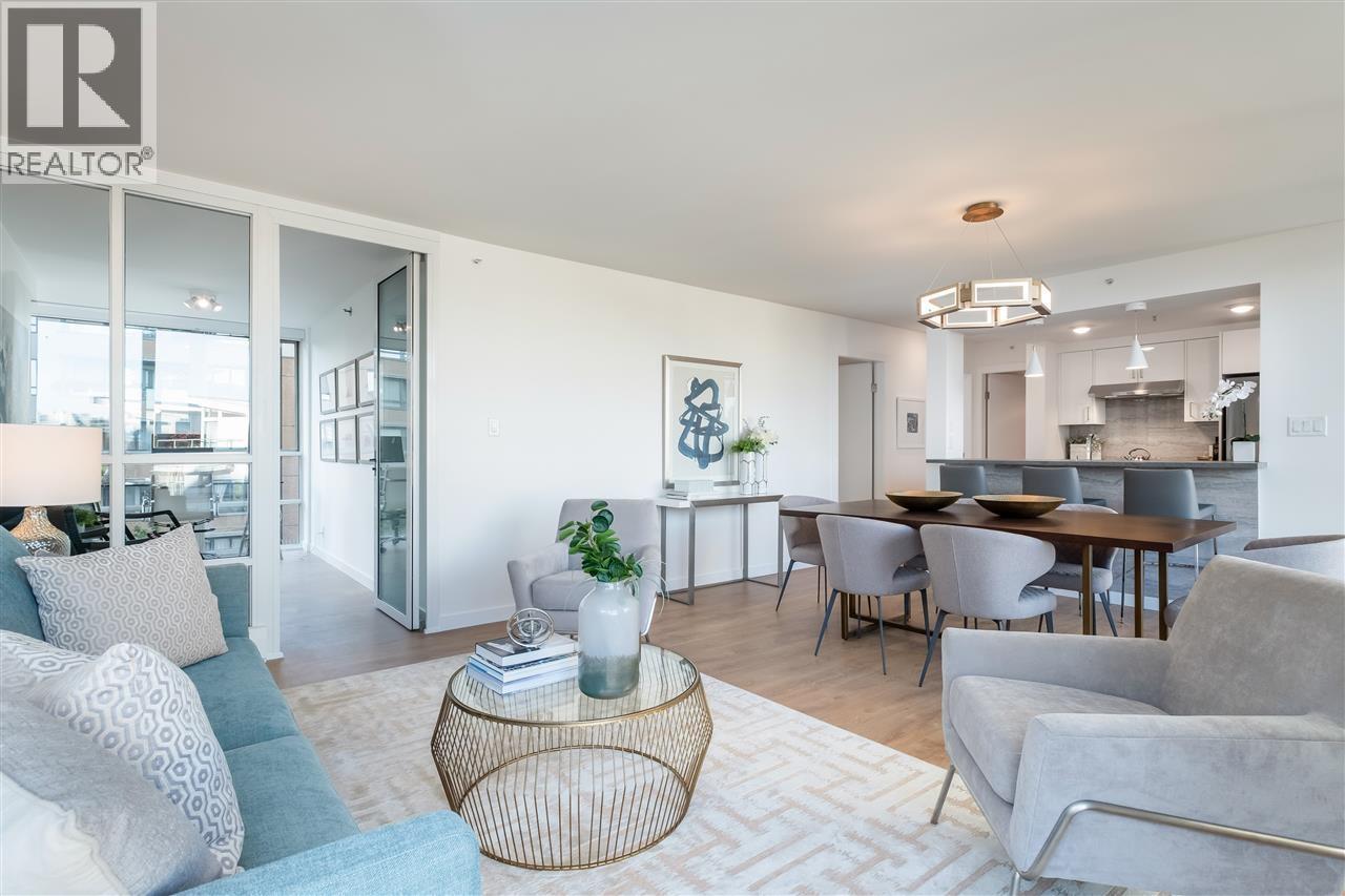 605 1228 MARINASIDE CRESCENT