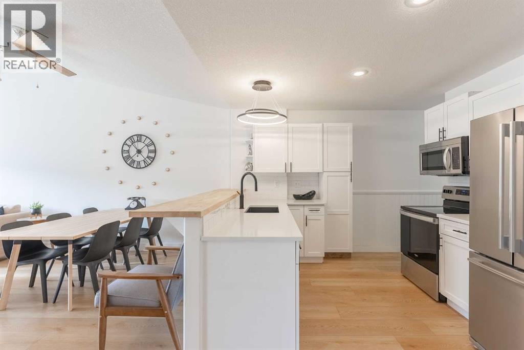A, 414 Canyon Boulevard W