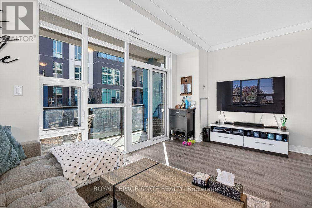 209 - 10 CONCORD PLACE