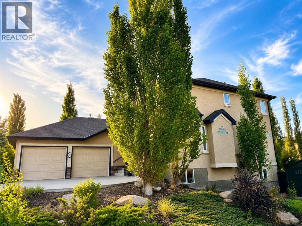 32 Evercreek Bluffs Crescent SW